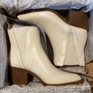 Steve Madden Audience Bone leather booties